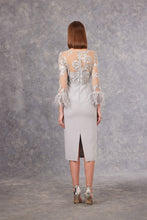 Load image into Gallery viewer, Carla Ruiz - 99607 - Midi dress with feathers
