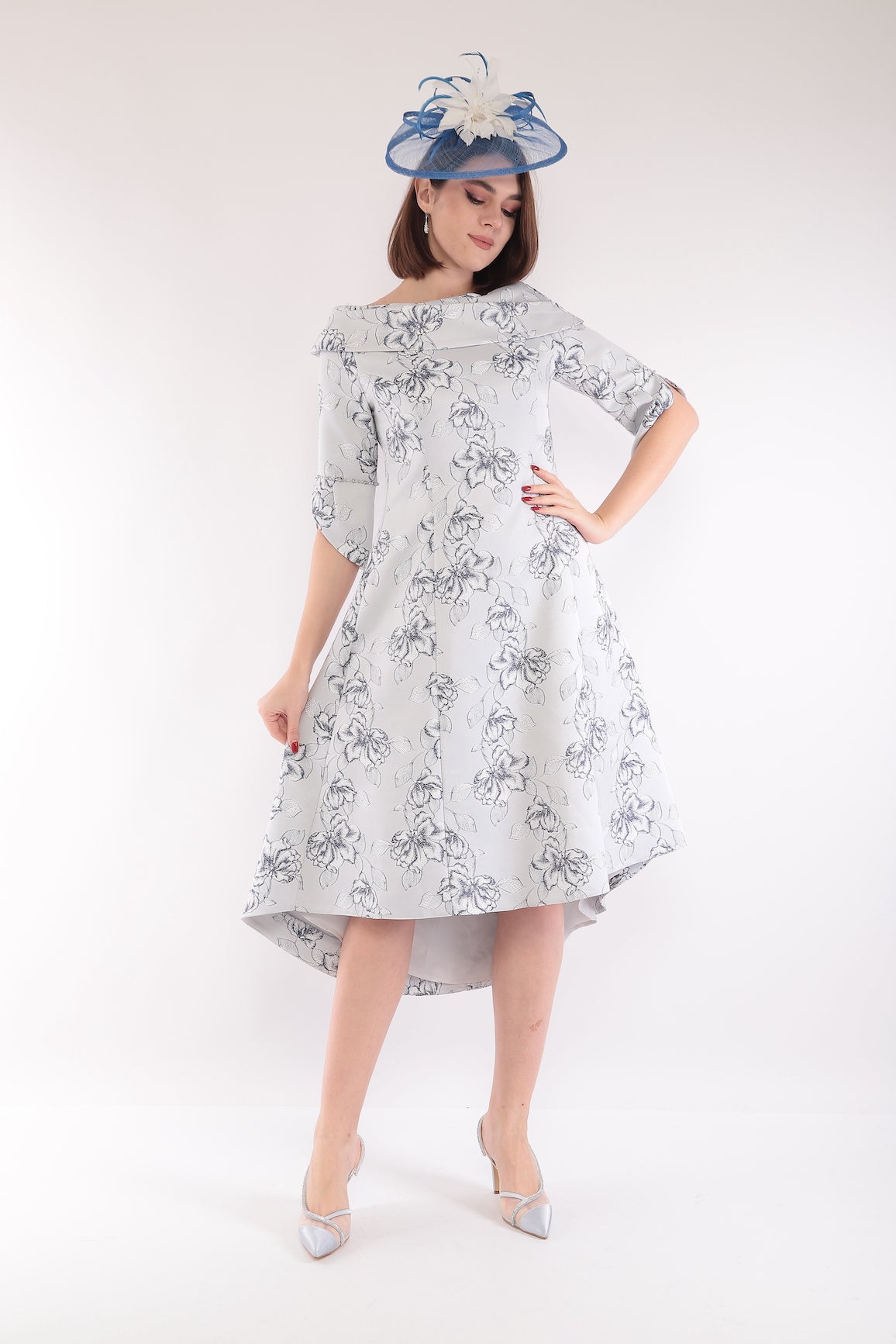 ‼️ 1 left ‼️ Size 10 - Lizabella - 23SS - 2598 - 18 SILVER/NAVY